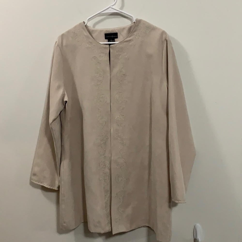 Beautiful suede lined jacket with embroidery Sz Lg